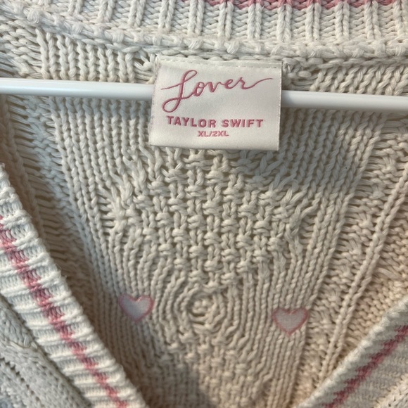 ✨Taylor Swift Official Merch Lover Cardigan!✨ - Picture 4 of 7